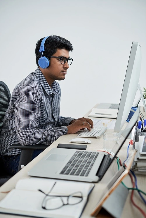 CSE students in computer lab